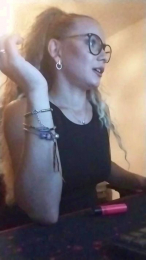 AlessiaCreed webcam model stream image