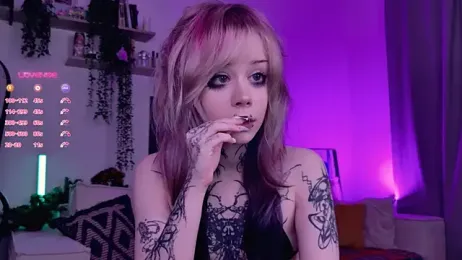 Lollyshy webcam model stream image