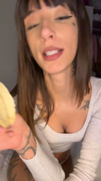 Norahawtin webcam model stream image