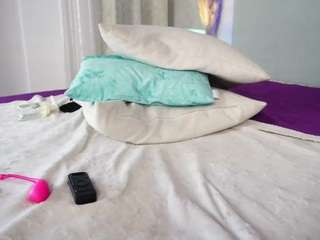 naughtykiara webcam model stream image