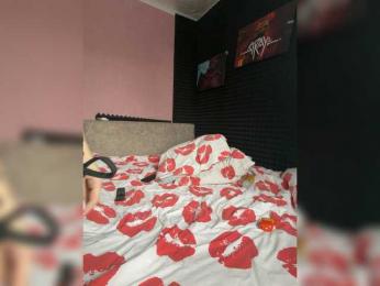 StrawberryGirl- webcam bongacams model stream image