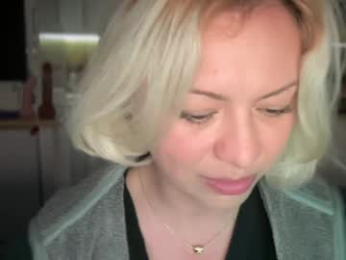 kiradivine webcam chaturbate model stream image