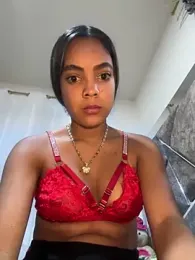 NAUGHTY_LITTLE_18 webcam model stream image
