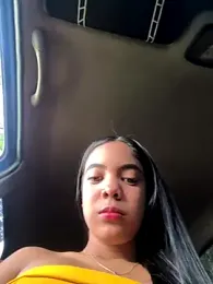 NAUGHTY_LITTLE_18 webcam model stream image