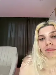 Luv_Doll webcam model stream image