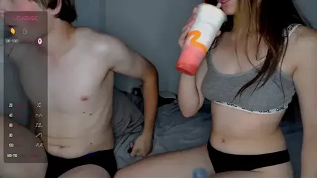 right-on-me webcam model stream image