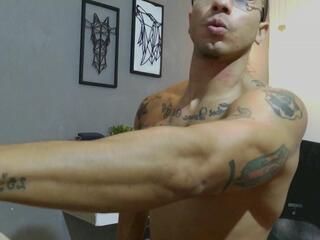 Fagu Lion webcam model stream image