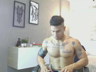 Fagu Lion webcam model stream image
