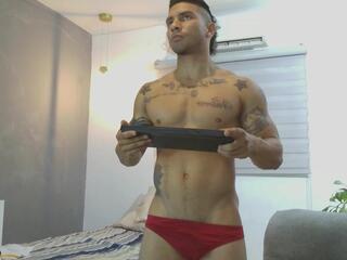 Fagu Lion webcam model stream image