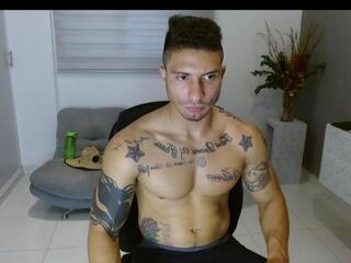 Fagu Lion webcam flirt4free model stream image