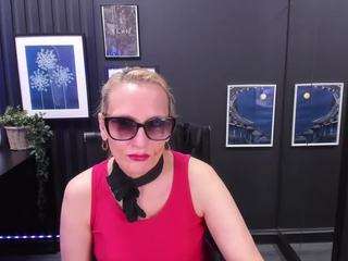 annaqueenmuse webcam camsoda model stream image