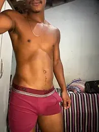 Leosilvaj1 webcam model stream image