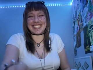 maydenner webcam model stream image