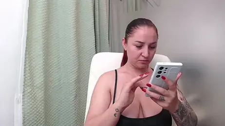 AmyOfficee webcam model stream image