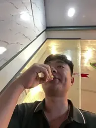 NHMDuc webcam model stream image