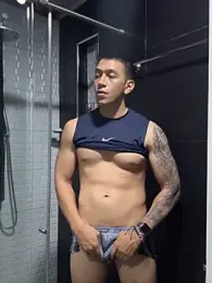 blackbullger_ webcam model stream image