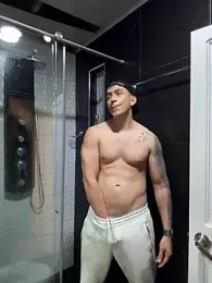 blackbullger_ webcam model stream image