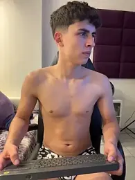 AdrianRinaldi webcam model stream image