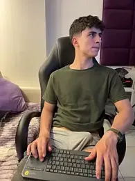 AdrianRinaldi webcam model stream image