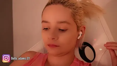 bella_adams_ webcam model stream image