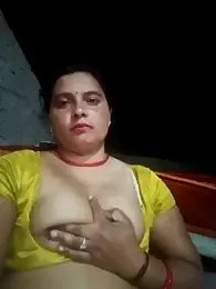 Rashmi_cut webcam model stream image