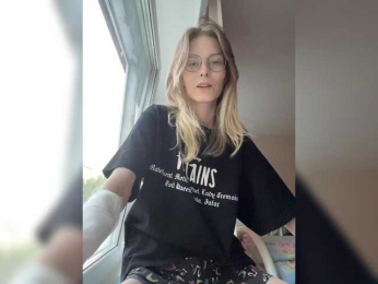 Emily- webcam bongacams model stream image