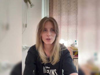 Emily- webcam model stream image