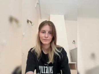Emily- webcam model stream image