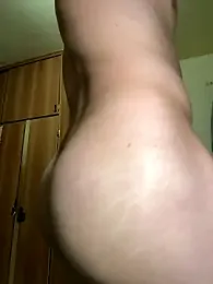 MaxDell webcam stripchat model stream image