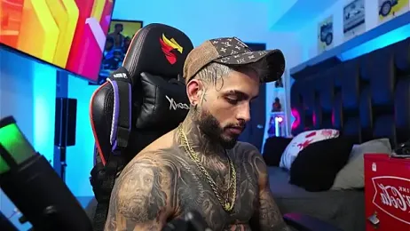 logan_hugh8 webcam model stream image