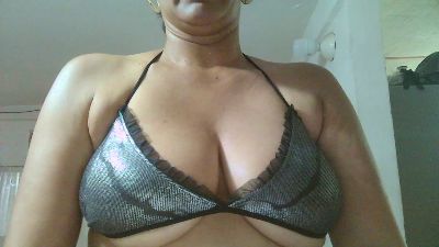 Bellayiss webcam model stream image