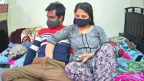 Younger_Couples webcam model stream image