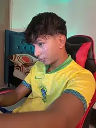 Leonarrrd_01 webcam model stream image
