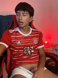 Leonarrrd_01 webcam model stream image