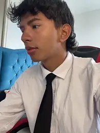 Leonarrrd_01 webcam model stream image