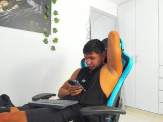 Kevin Bray webcam model stream image