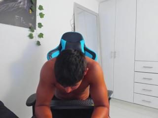 Kevin Bray webcam model stream image