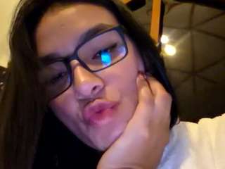 maggiejones webcam model stream image
