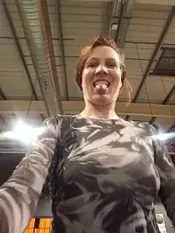 Exhibitionsplit webcam model stream image