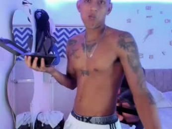 slim_master12 webcam model stream image