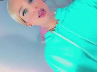 isabellalatingirs webcam model stream image