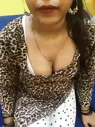 Sania-Love webcam model stream image