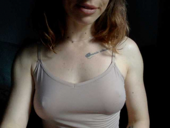 YaseniyaLove webcam model stream image