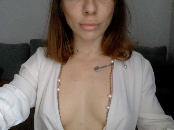 YaseniyaLove webcam model stream image