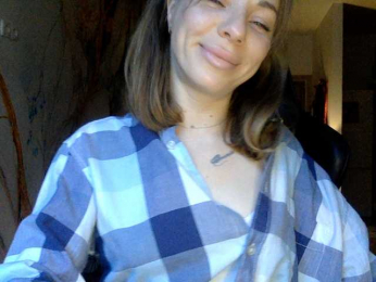 YaseniyaLove webcam model stream image