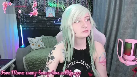 EmmyBunny webcam model stream image