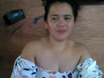 LovelyShaxxx3 webcam bongacams model stream image