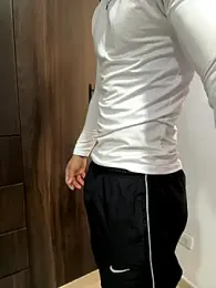 Roberthwhit webcam model stream image