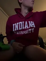 CollegeBull19 webcam model stream image