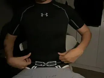 Ccchgytgf webcam model stream image
